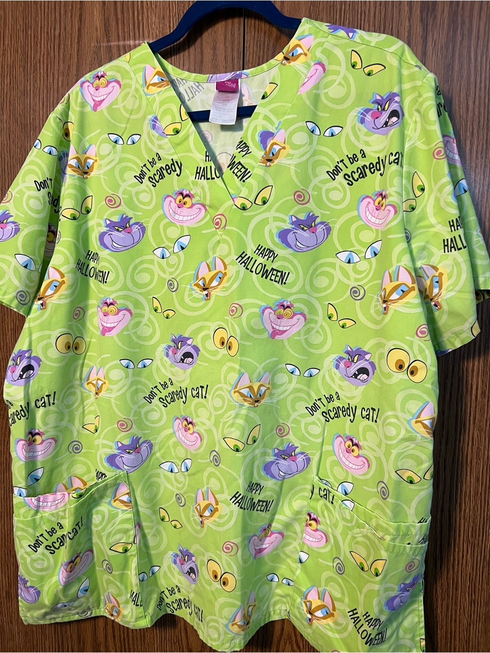 Disney Halloween Scrub Shirt 2XL Cats Si Am Lucifer Cheshire V-Neck Pockets